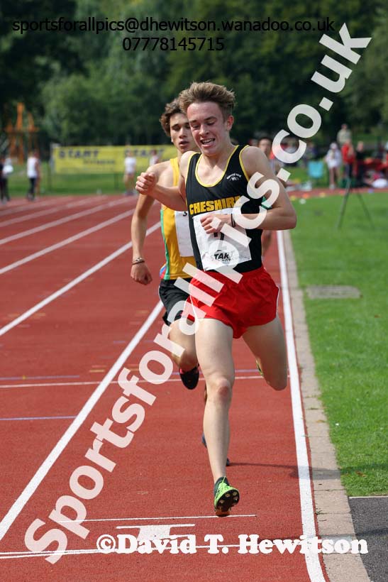 Mens 1500 metres at the Northern Inter-Counties under-17s and 15s at Witton Park, Blackburn. Photo: David T. Hewitson/Sports for All Pics